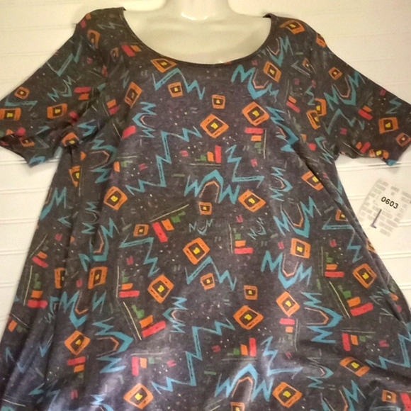 LLR Abstract Printed Perfect T Top-#0603 - Picture 3 of 14